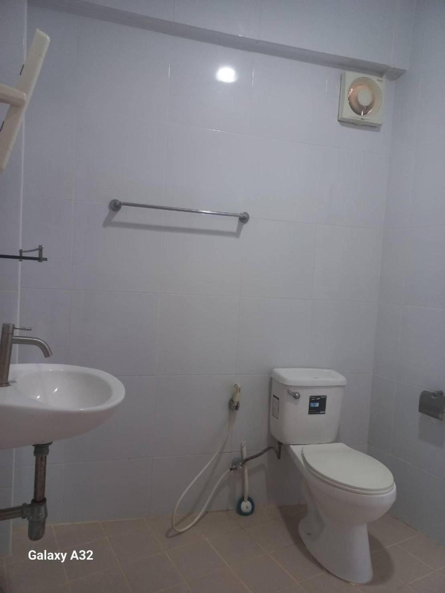 Hotel Oyo 75474 Funkey Fulung Andy & Tan